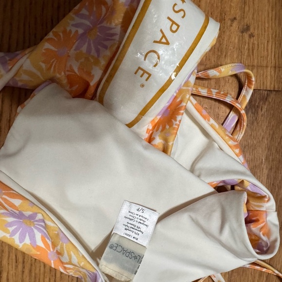 L*Space Joy Bitsy Bottoms in Oopsie Daisy Print - Picture 6 of 6